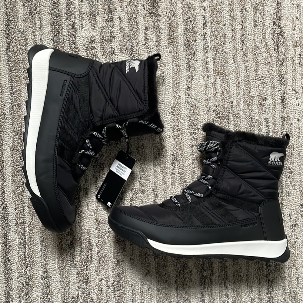 *BRAND NEW* Women’s Sorel Whitney II Short Lace Black Size 8